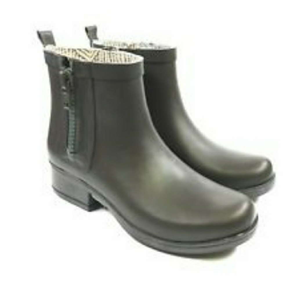 Lucky brand rain booties size 8.5